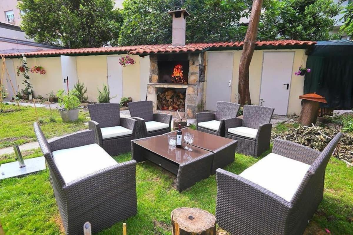 Split Central Retreat Exterior foto